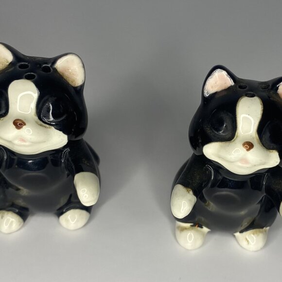 Vintage Black and White Kitten Salt & Pepper Shakers - Picture 8 of 8